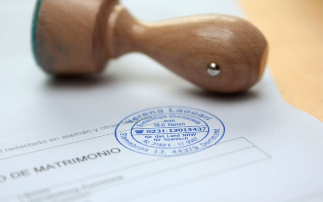 Una traducción jurada con sello oficial y firma